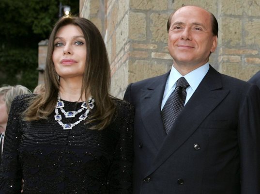 Вероника Ларио и Силвио Берлускони СНИМКА: Ройтерс