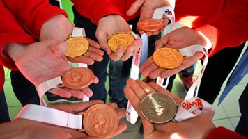 Ученици на ПЧМГ обраха златните медали на Жаутиковската олимпиада