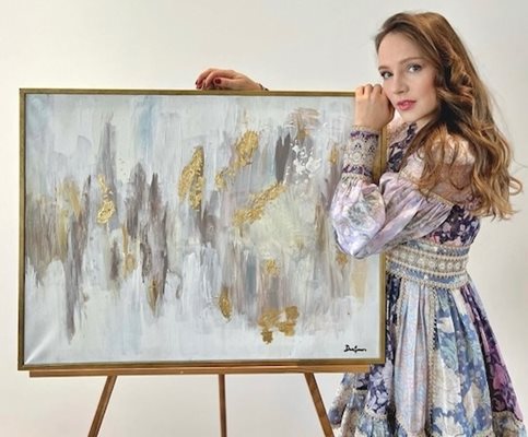 Елена Дорфман с картината “Златен шепот”
СНИМКА: ИНСТАГРАМ