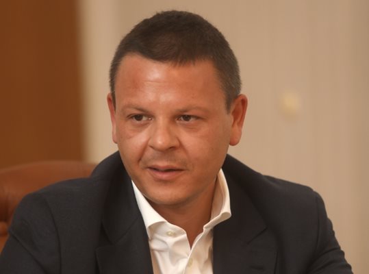 Христо Алексиев: Обмисляме таван на надценката за основни хранителни стоки