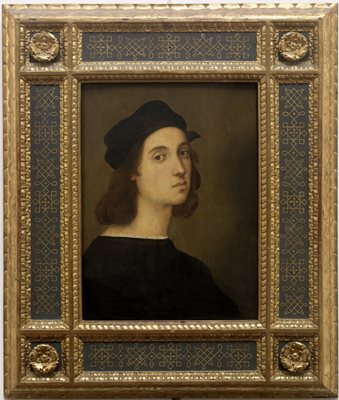 Автопортрет на ренесансовия художник, а горе са част от картините в изложбата.
