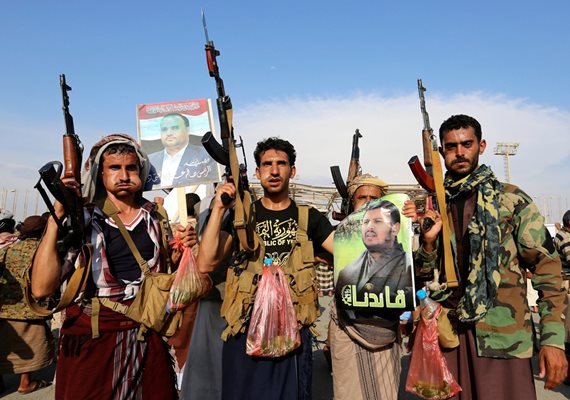 Поддръжници на групировката на йеменските бунтовници хуси Снимка: Ройтерс