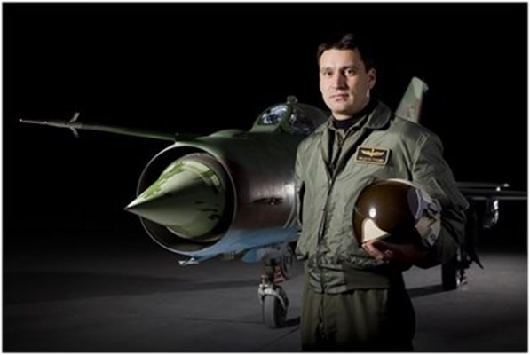 Загиналият пилот Валентин Терзиев
