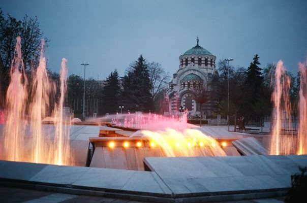 Премиера, два куклени спектакъла за деца и възрастни и пътешествие зад кулисите насищат Нощта на театрите в Плевен в събота.
Сн.: Официален сайт на община Плевен