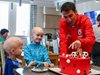 Ивелин зарадва раково болни деца в Казан с торта и дарове (Снимки)