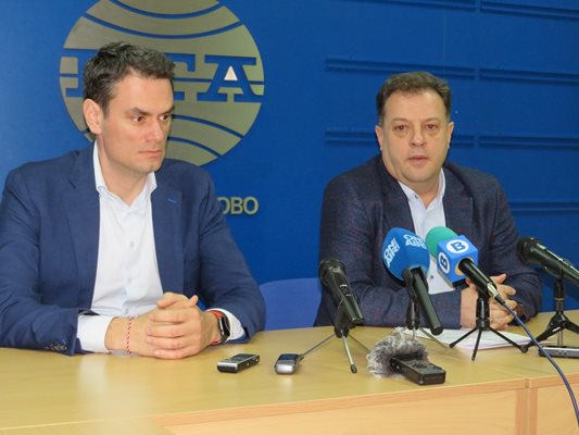 Председателят на Асоциацията Илия Кръстев и кметът на Велико Търново Даниел Панов