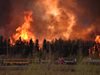 В Канада евакуират 80-хиляден град заради пожар (Видео)