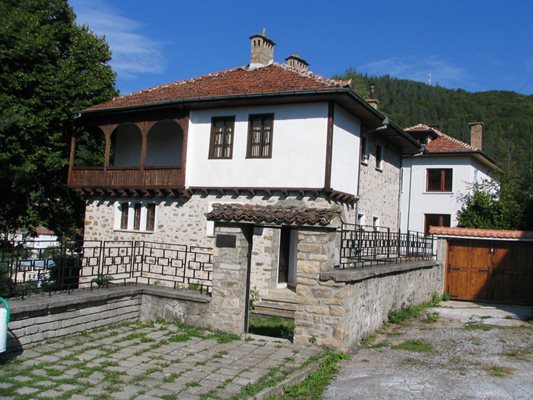 Родната му къща в смолянското село Славейно
