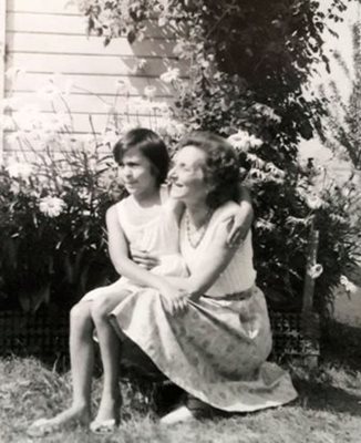 Анна Дамянова с малката Диана