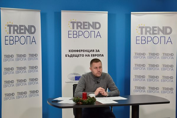 Журналистът Георги Милков бе модератор на дискусията на “24 часа”, която събра на едно място експертните мнения на представители на институциите и граждани.

