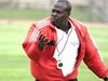 Кенийски треньор се
представя за атлет на проба