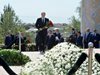 Путин  се поклони на гроба на Каримов
