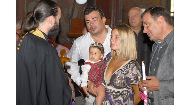 Сърчаджиева и Ласкин станаха родители на София през 2010 г.