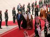 Тръмп пристигна в Саудитска Арабия (Снимки)