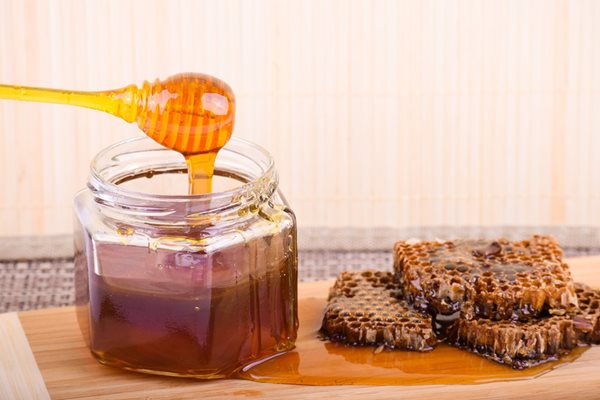 Рафинираната захар е определяна като отрова, заместете я с мед