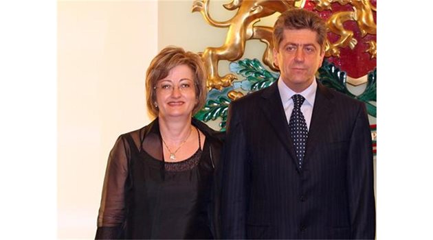 ЧЕСТИТО: Георги Първанов и Пенка Кратунова на церемонията по назначаването и за шеф в БНБ.