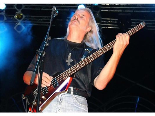 Курт Хауенщайн през 2007 г. на безплатен концерт в Каварна
СНИМКИ: БУЛФОТО / АРХИВ
