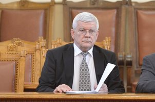 Министър Вътев: Макроикономическите данни показаха, че можем да се откажем от забраната
