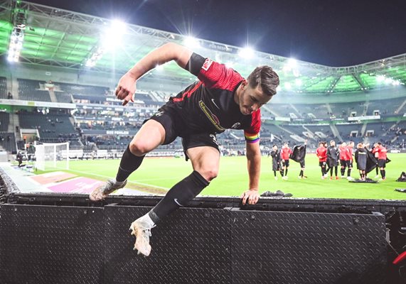 Капитанът Кристиан Гюнтер ще извезе днес "Фрайбург" във финала за купата на Германия срещу "РБ Лайпциг".