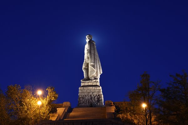 Паметникът на Альоша в Пловдив. СНИМКИ: ИВАН МИХАЛЕВ