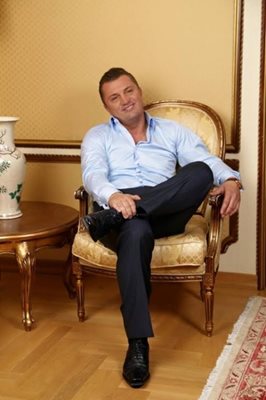 Георги Георгиев-Гъза е един от основните участници в източването на КТБ, твърдят запознати