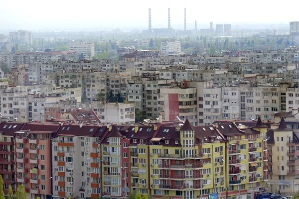 Поскъпването на имотите в София не е спряло, макар че намали темповете си.