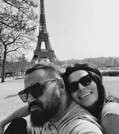 Азис се гушка с тайнствена жена в Париж