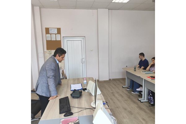 Окръжни прокурори от Пазарджик изнесоха открит урок по право пред ученици