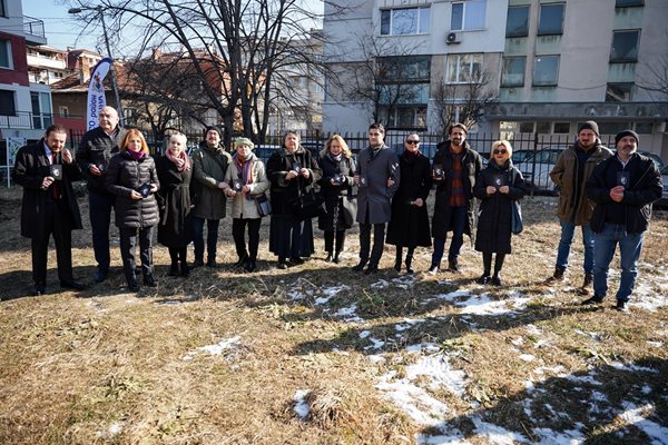 Актьорите не забравиха великата Таня Лолова и днес / снимки: Пламен КОДРОВ