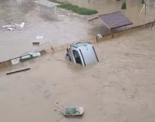 В Царево има невиждани наводнения Кадри: Метео Балканс