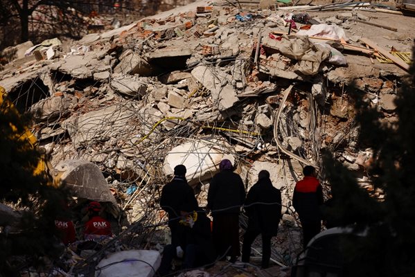 Разрушена сграда след земетресението в Турция

СНИМКА: РОЙТЕРС
