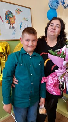 7-годишният Калоян Маринов, който е внук на нашия колега Христо Николов, прекрачи прага на 11-о основно училище “Елин Пелин” в Перник, където негова класна ще е г-жа Кирилова.