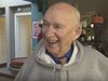 89-годишен ветеран пусна обява за работа в ресторант (видео)
