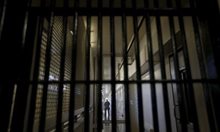 Арестуваха 63-годишна, внесла хероин в затвора