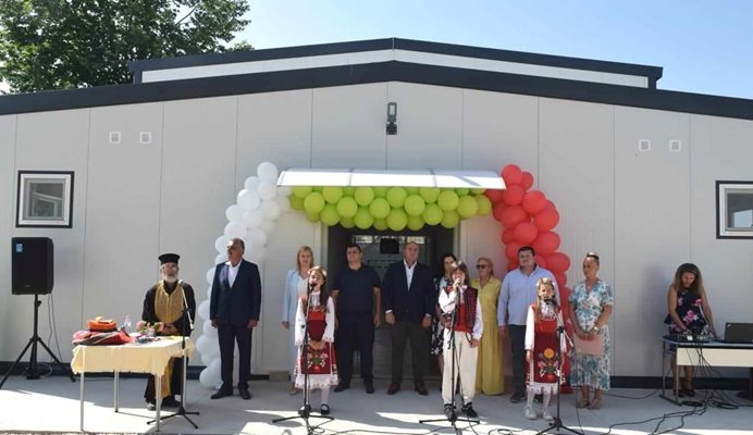 Сградата на новия салон с размери 30 на 12 метра. Снимки: Община Марица