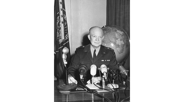Айзенхауер поставя основите на следвоенния мир. 