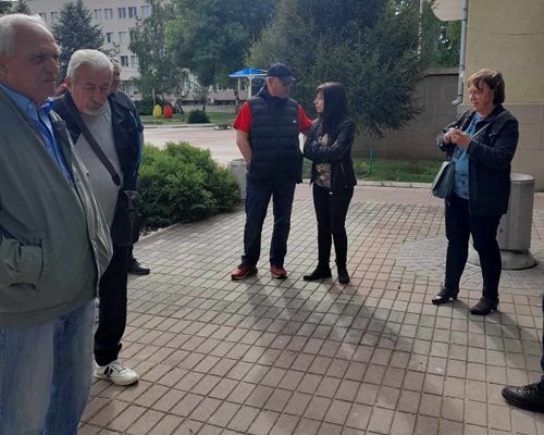 Хората в Брезово са обезпокоени, че остават без банково обслужване.