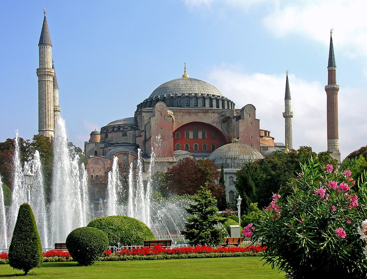 Гърция протестира пред ЮНЕСКО срещу превръщането на поредния бивш византийски храм в Истанбул в джамия