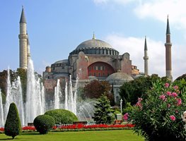 Църквата "Света София" в Истанбул беше превърната в действаща джамия. Снимка: Wikipedia