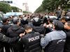 Десетки ранени и над 200 задържани при протести, прераснали в сблъсъци, в Тунис
