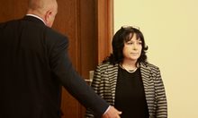 Обрат: Отлагат оставката на Теменужка Петкова, докато Чехия не предостави на Борисов информация за сделката