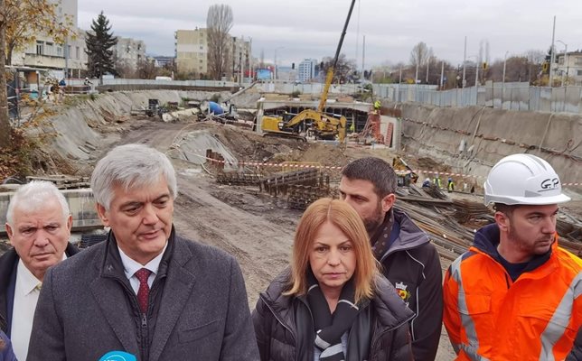 Кметът на София Йорданка Фандъкова провери изграждането на метрото. Снимки ЙОРДАН СИМЕОНОВ