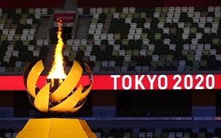 6000 спортисти, 3500 журналисти и 900 гости на откриването на игрите в Токио - но без фенове