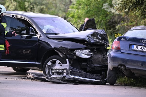 4 нарушения на скоростта с 10-20 км/ч е имал преди шофьорът на джипа на НСО, с който катастрофира Кирил Петков