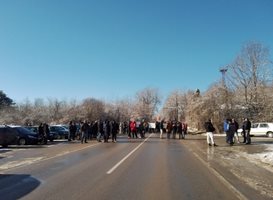 Протест на две общини против поскъпването на водата блокира пътя Монтана- Видин при село Гаврил Геново
