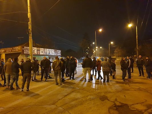 
Жителите на “Църква” излязоха на протест с искане да се спазва режимът.
