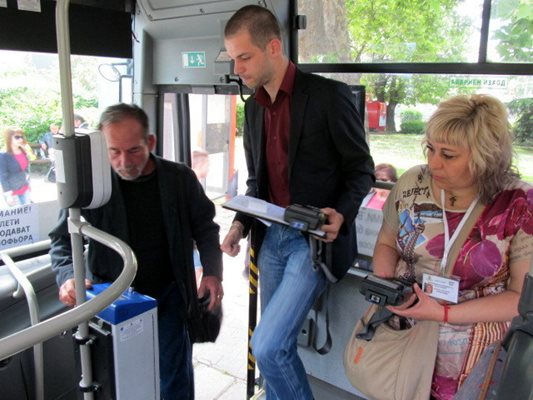 Електронното таксуване беше тествано многократно, но така и не заработи във всички автобуси. Снимска: Община Пловдив