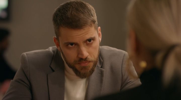 Алекс Иванов в ролята на мафиот