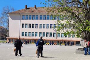 Македонски националисти заплашили и 15 старозагорски училища: Всички ваши деца ще умрат