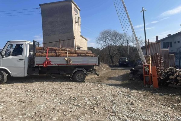 Незаконно добита дървесина беше установена в стопанство в село Крибул.